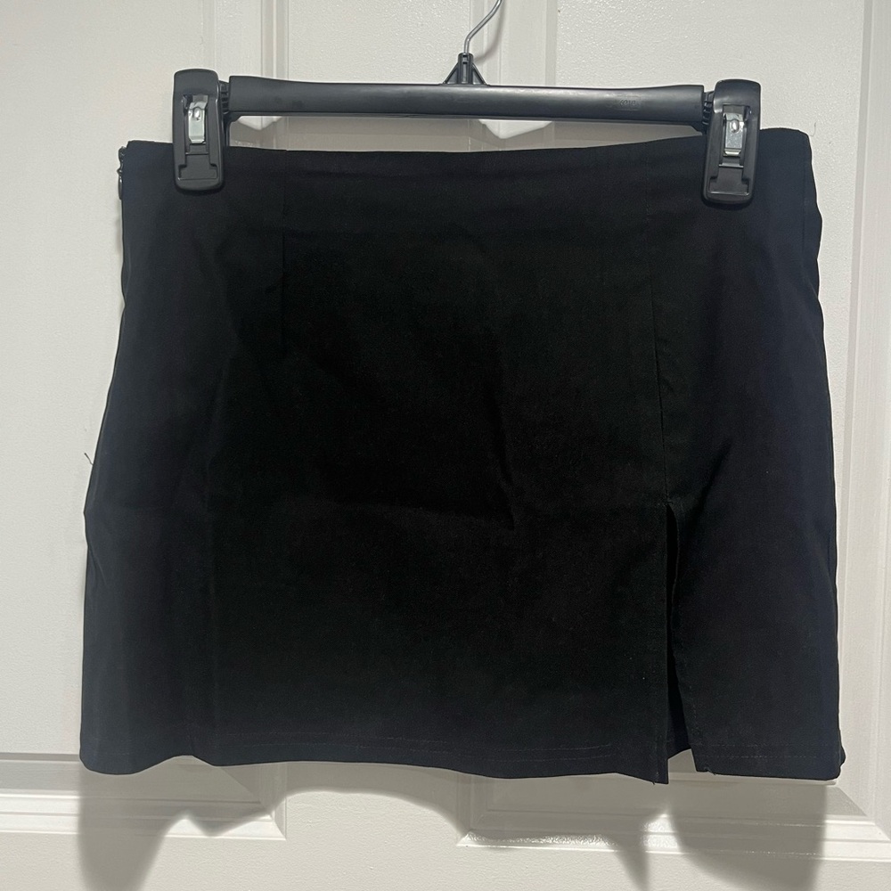 black skirt size XS